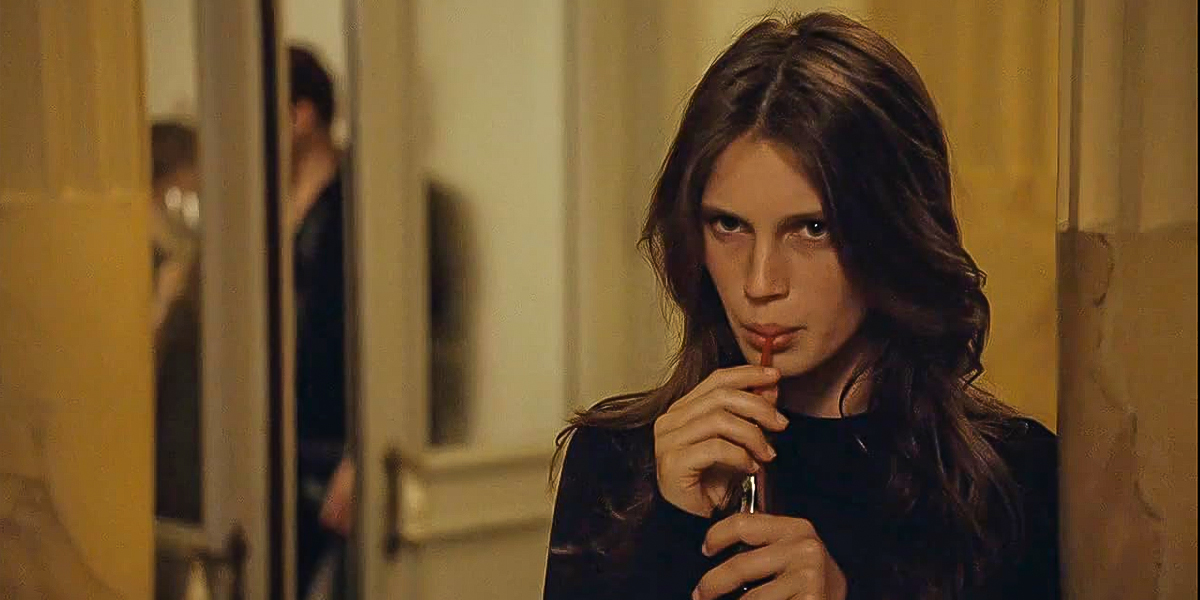 Jeune & jolie